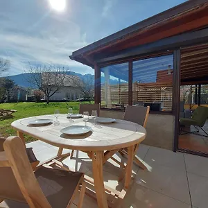 https://entre-lac-et-montagne-cote-calme-spacieux-3-pieces-avec.hotels-rhonealpes.com