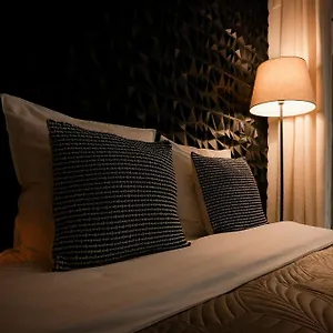 https://studio-lux.fr-provencehotel.com